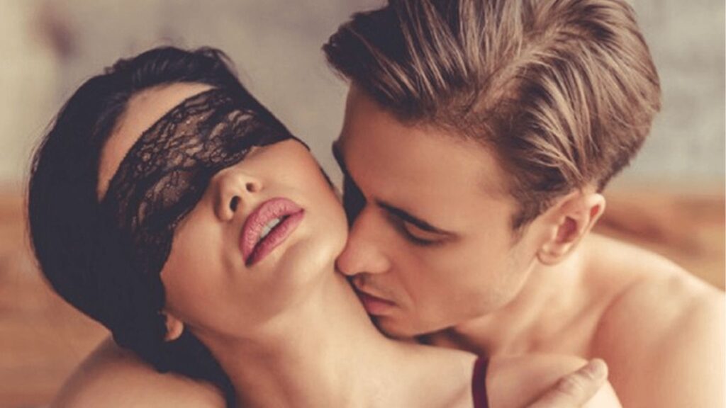 Cách nhận biết đối phương có thoải mái với câu dirty talk hay không