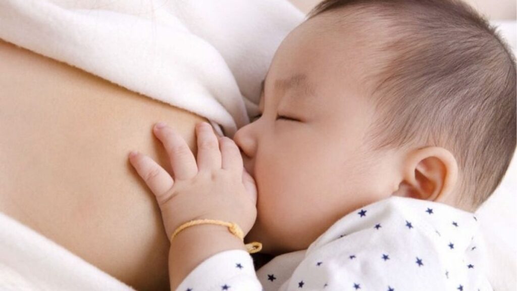 Có nên dùng estrogen trị khô âm đạo khi cho con bú