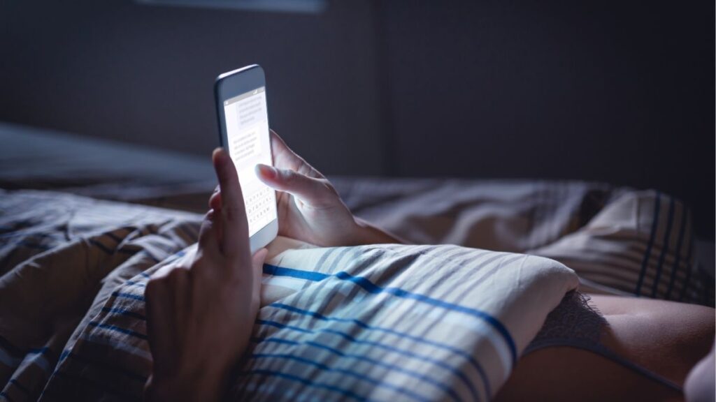 đồng thuận khi sexting giữa hai người trưởng thành