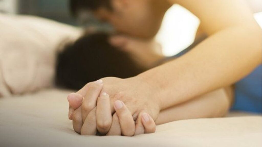 Khô vùng kín khi quan hệ do đâu và làm gì để bớt khô rát? 5 Hưng phấn và lượng dịch bôi trơn khi quan hệ