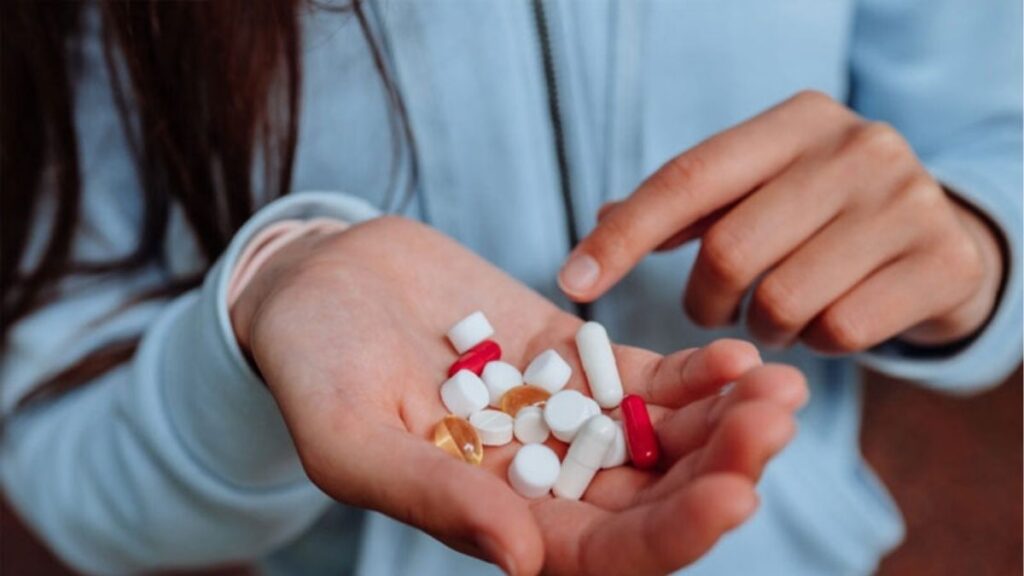 Bác sĩ tư vấn về thuốc và hormone hỗ trợ ham muốn nữ